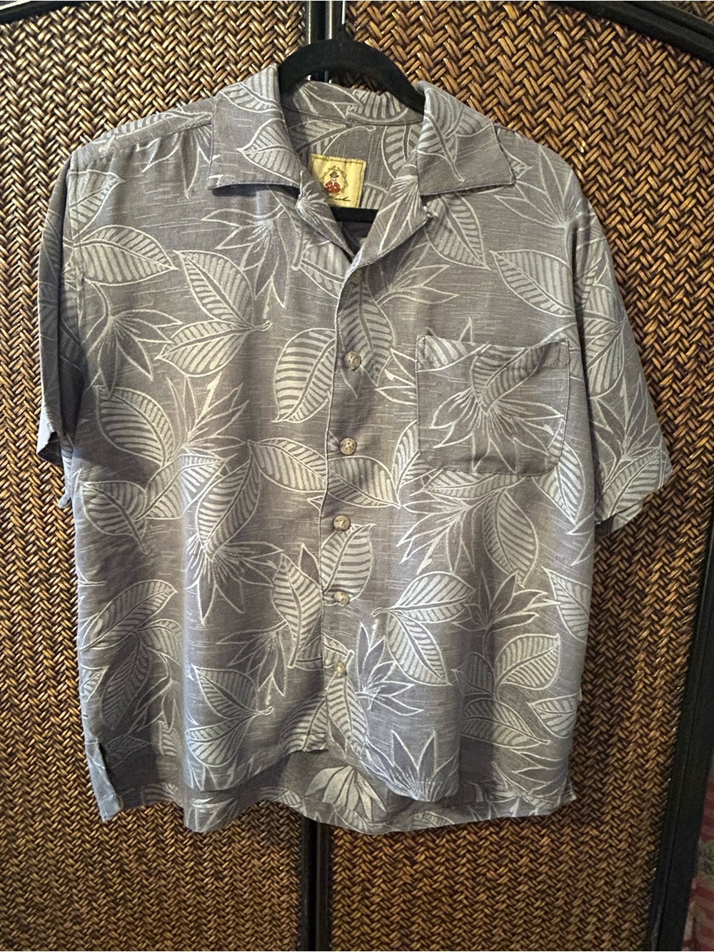 Men's Grey Leaf-Print Short Sleeve Shirt